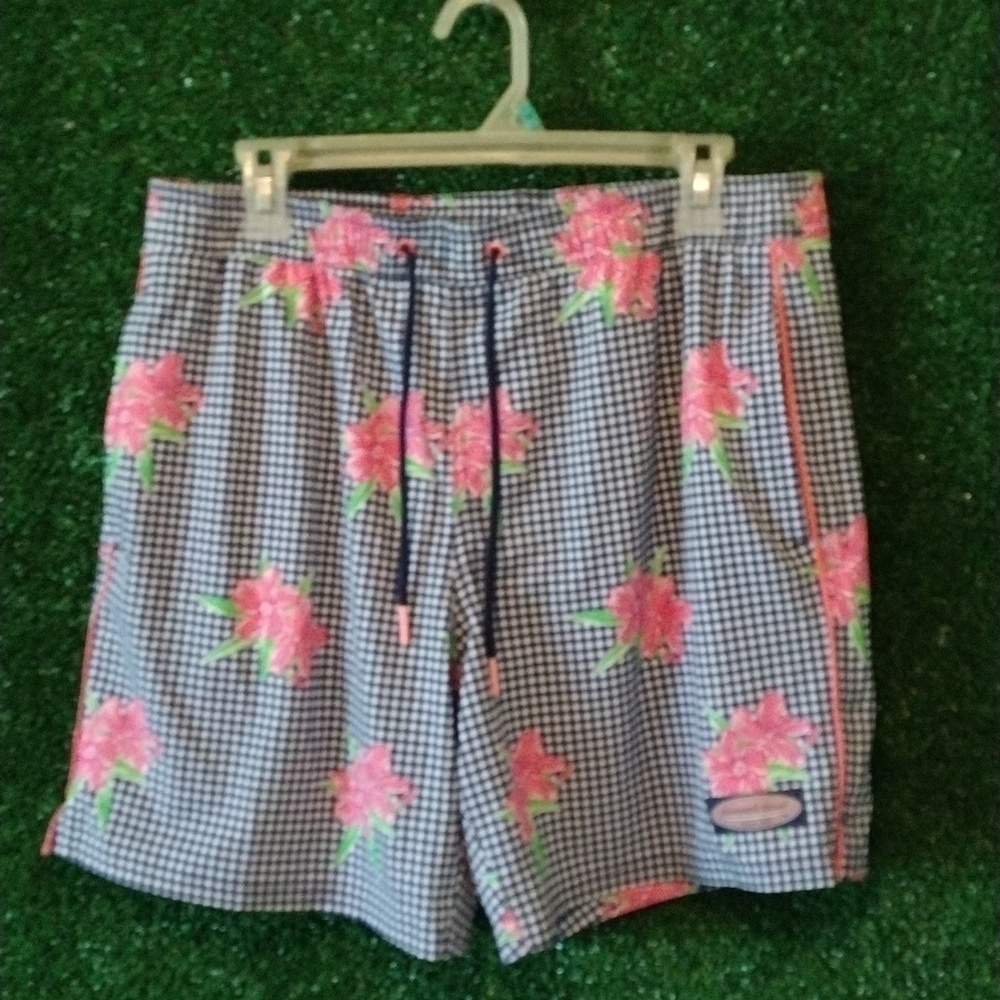 Vineyard Vines men's swim trunk